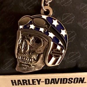 NWOT Harley-Davidson Skull Flag Helmet Pendant with Stainless Steel Chain